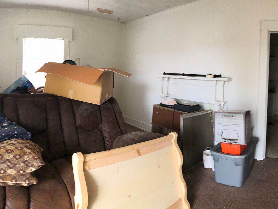 1st image of 19 Lakeside Ave
