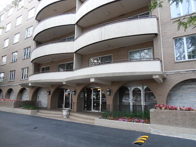 1st image of 6400 N Cicero Ave APT 216