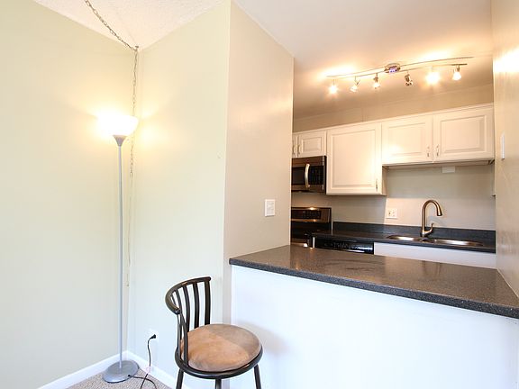5th image of 303 E Park Ave APT 7