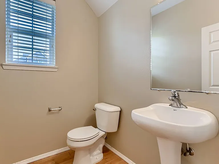 903 SE Elina Ave — Photo 12