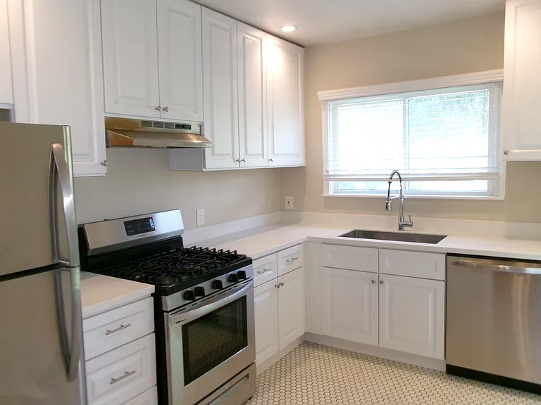 23 W Mission St #B — Photo 13