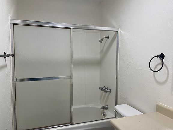 5th image of 445 Nelson Ave #19