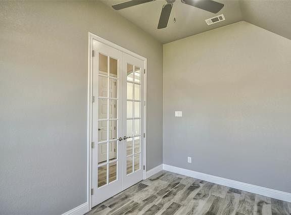 5th image of 9139 Parkview Cir