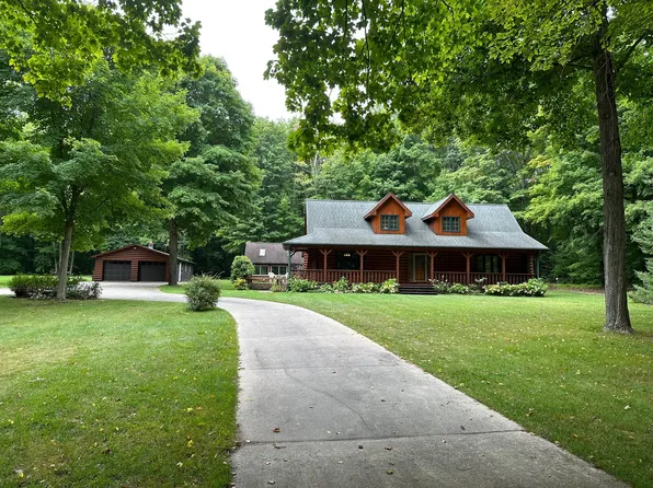 4360 Birchwood Dr, Rogers City, MI 49779