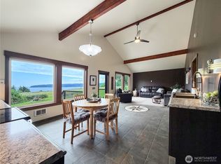 17 B Whidbey Island Drive, Hat Island, WA 98206