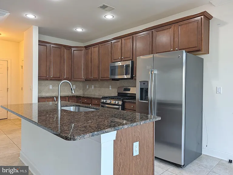 68 Autumn Ln — Photo 3