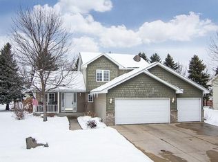 1035 Olive Rd, Shakopee, MN 55379