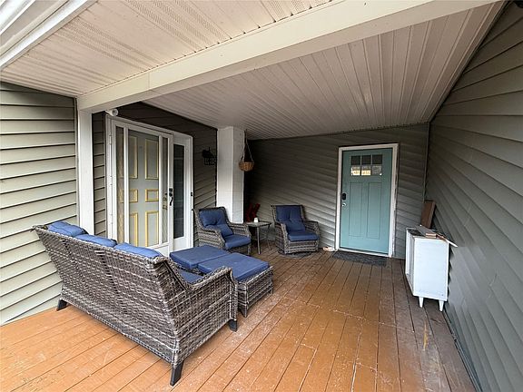 3rd image of 690 Pollard Hill Rd