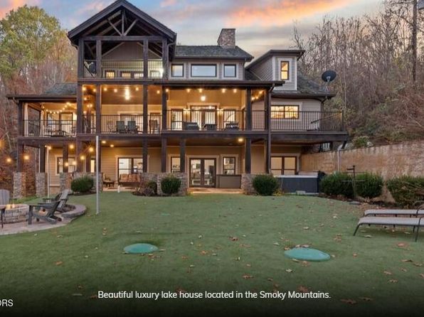 2099 Blue Iris Way, Sevierville, TN 37876