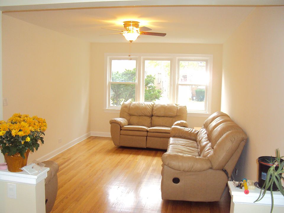 1st image of 2821 W Farragut Ave APT 1E