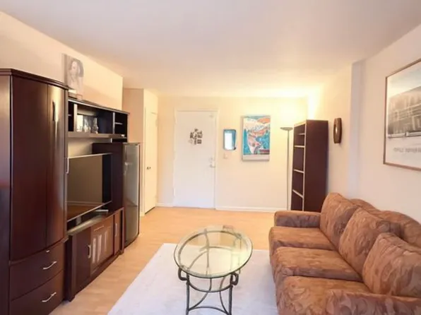 2 Elmwood Park Drive image 5 of 17