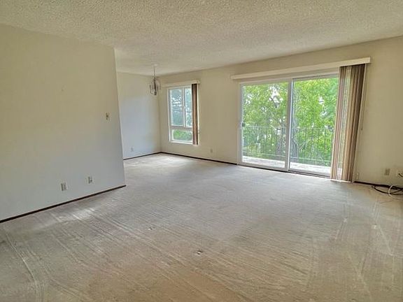 2nd image of 821 N Humboldt St APT 403