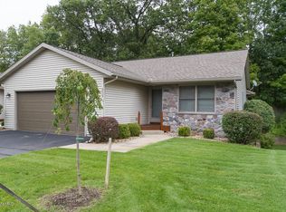 5823 Wood Valley Rd, Kalamazoo, MI 49009
