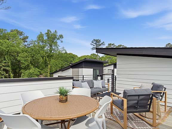 Expansive Rooftop Terrace with Gas Connection