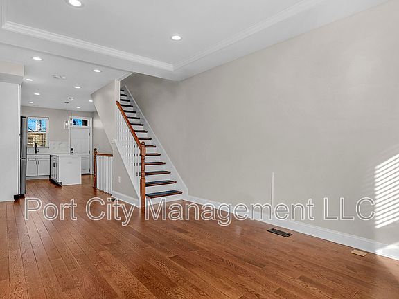 5th image of 620 S Newkirk St