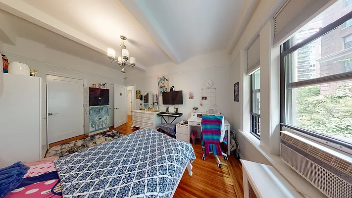 Rented by Bond New York | media 18