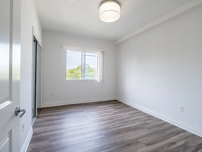 147 S Doheny Dr #303 — Photo 16