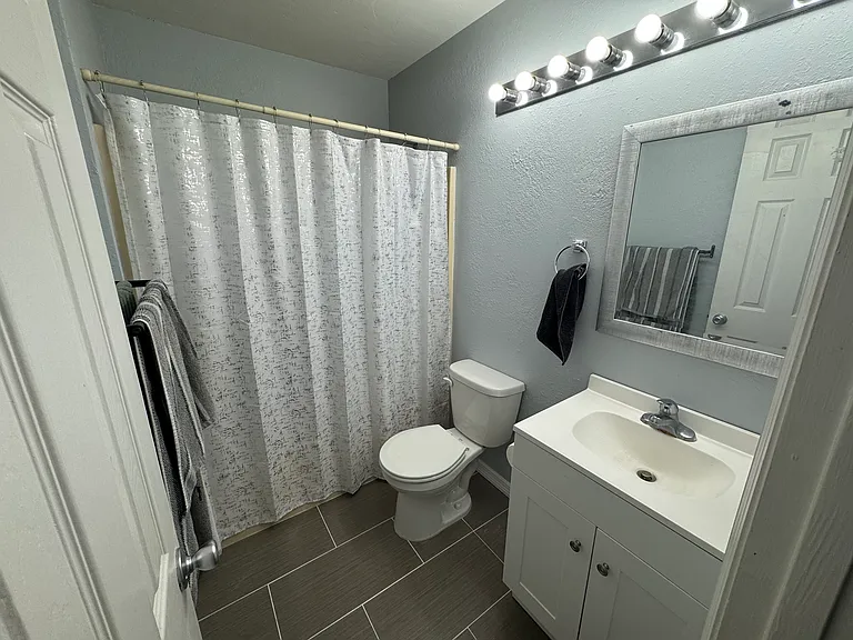 4642 SW 45th Ln — Photo 10