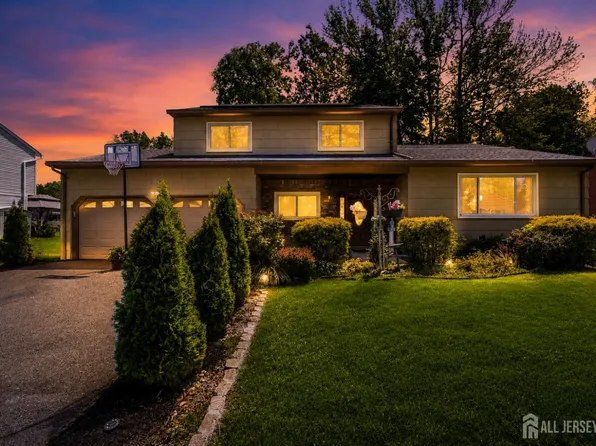 213 Normandy Rd, Edison, NJ 08820