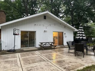 8042 N Wakew Ln, Walkerton, IN 46574