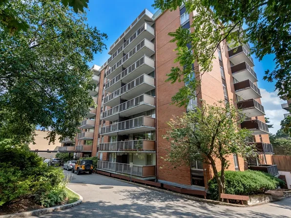 45 Longwood Ave APT 503, Brookline, MA 02446