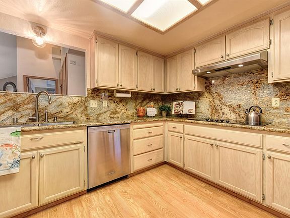 5th image of 287 Spyglass Ct