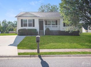 2425 Saluda Dr, Gastonia, NC 28054