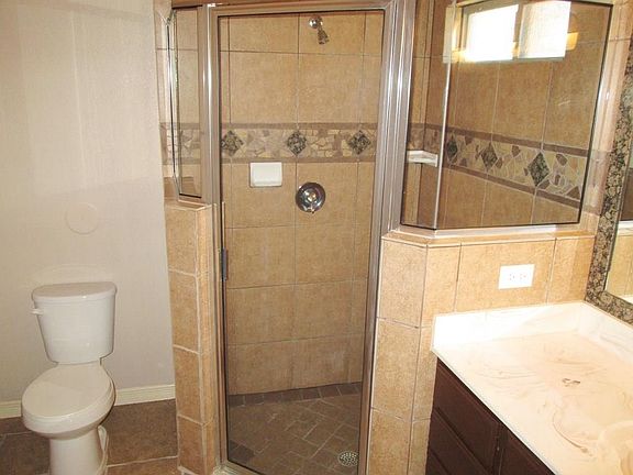 5th image of 3301 Garden Point Dr