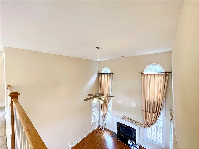 555 Vinings Springs Dr SE — Photo 27