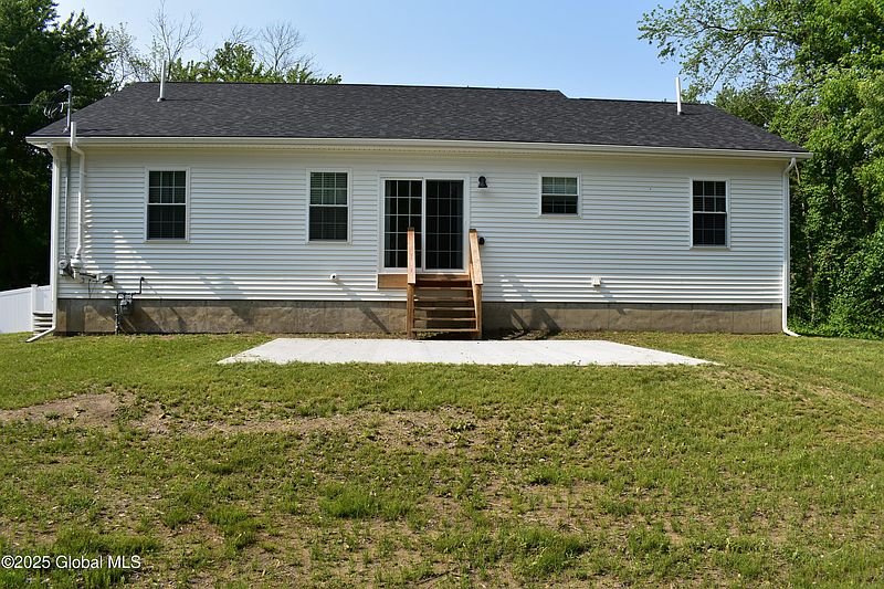 5th image of 32 Swan Street