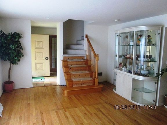 4th image of 11031 Jann Ct