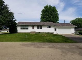 5 N 8th St, Fulton, IL 61252