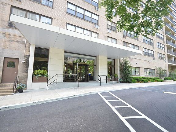 4th image of 165 W End Ave APT 8F