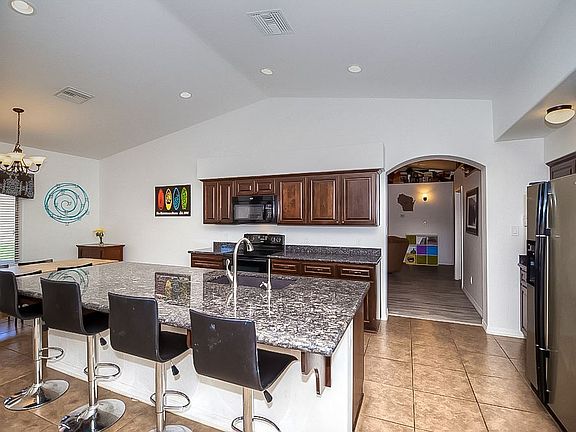 4th image of 4721 S Boxwood Ave