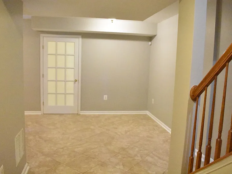 711 Galway Ln — Photo 5
