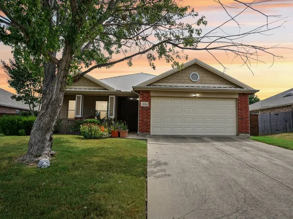1509 Carrigan Ln, Denton, TX 76207