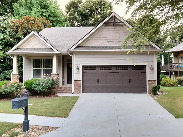 101 Beaumont Creek Ln — Photo 1