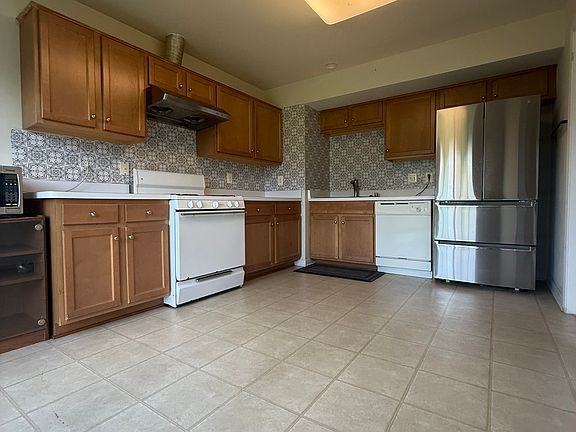 5th image of 18621 Woodgate Pl
