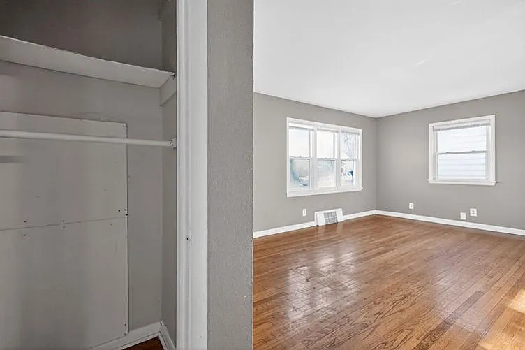 5353 N 56th St — Photo 16