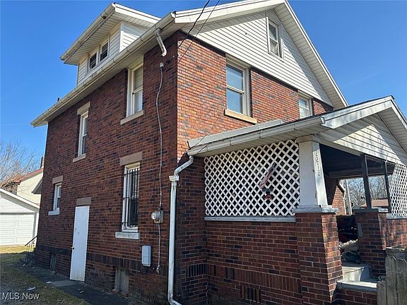 2nd image of 2212 Mahoning Ave NW