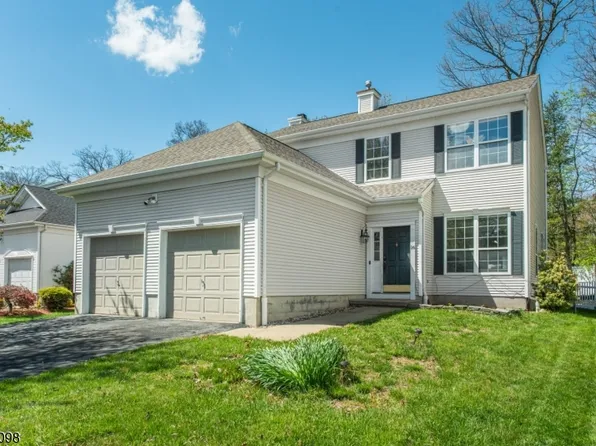 16 Indian Spring Dr, Jefferson Twp., NJ 07438