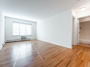 550 W Roscoe St #476, Chicago, IL 60657