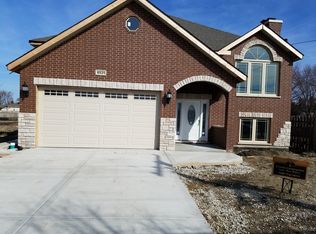 8521 Nottingham Ave, Burbank, IL