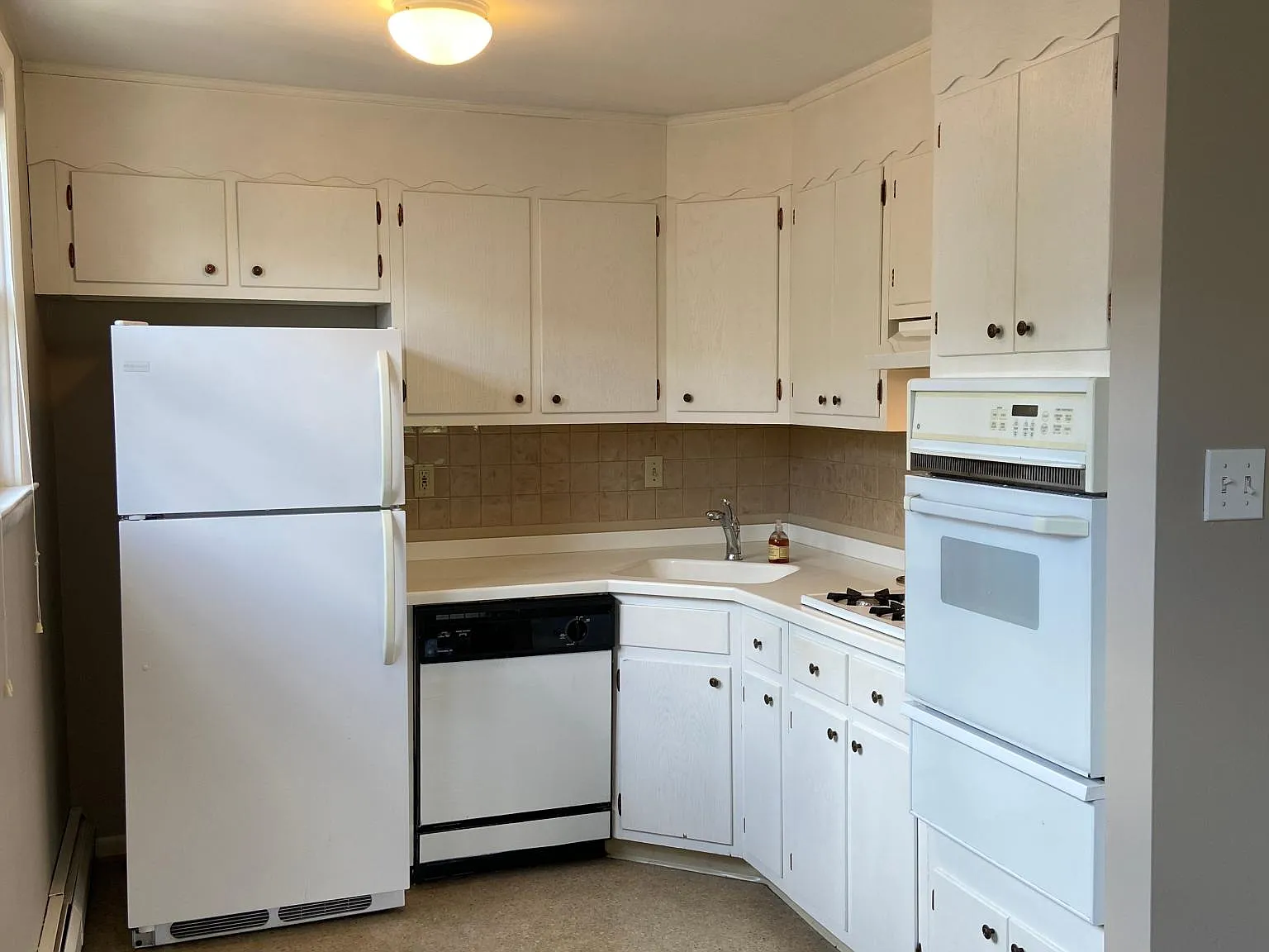 2 bed, 1100 sqft, $1,895 — Photo 2