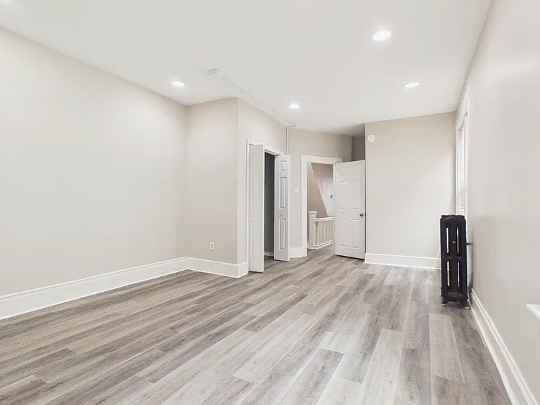 2614 Lexington St — Photo 3