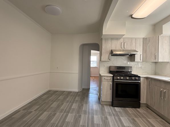 2463 E 1st St FLOOR 2