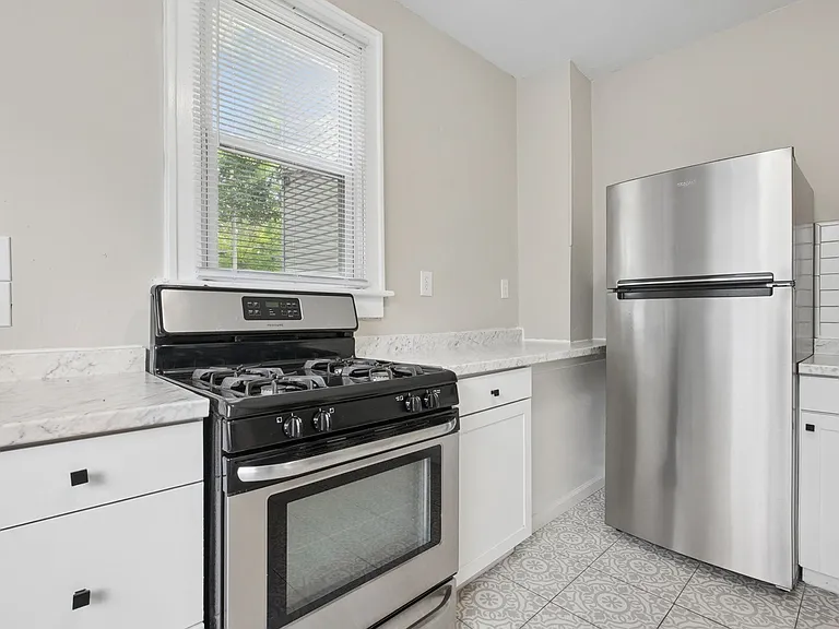 1151-1153 Wilson Ave #1153 — Photo 7