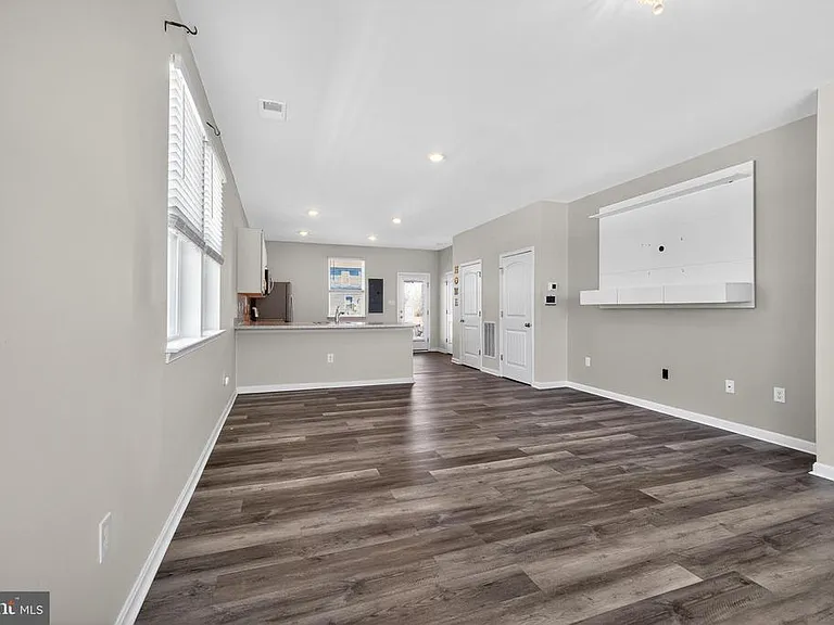 525 Little Eden Way — Photo 6