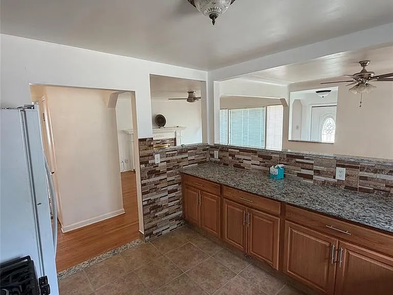 16729 W Outer Dr — Photo 9