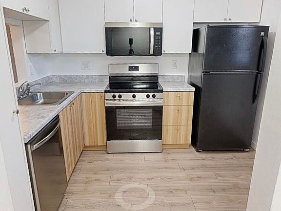 4th image of 4025 N Nob Hill Road #205